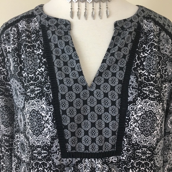 Offer DR2 black white boho mandala print long sleeve top size small - Picture 8 of 11